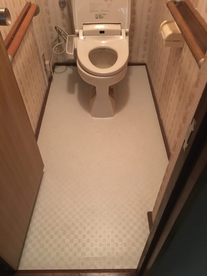 トイレ床のクッションフロアの交換の画像